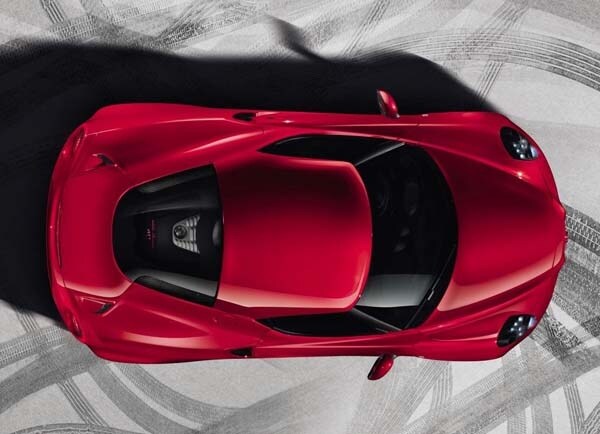 2015-alfaromeo-4c-launch-edition-overhead-static-600-001