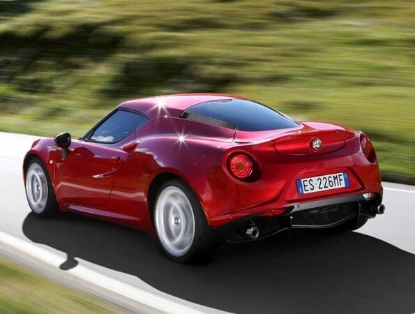 2015-alfaromeo-4c-launch-edition-rear-action-600-001