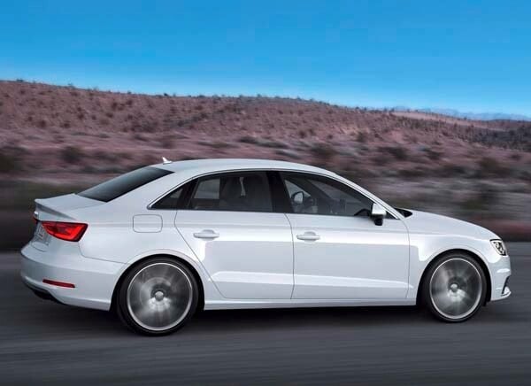 2015-audi-a3-tdi-sedan-pan-action-600-001