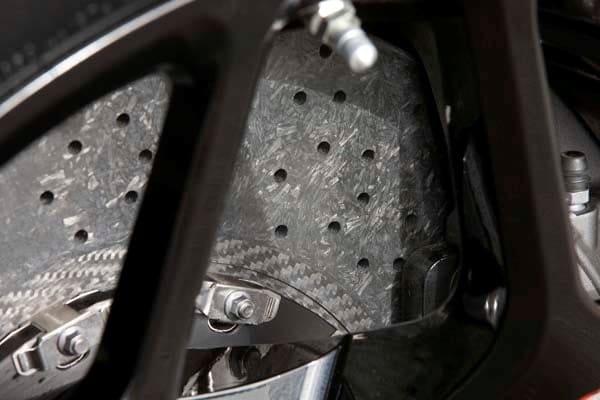 2015-chevrolet-camaroz28-064-600-001
