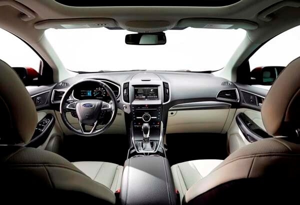 2015-ford-edge-titanium-interior-dash-front-600-001