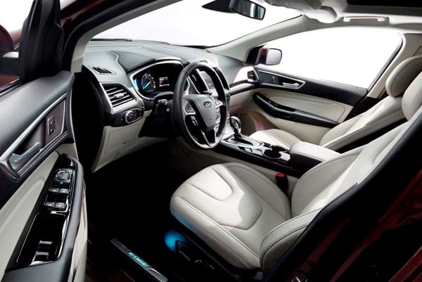 2015-ford-edge-titanium-interior-dash-front-look-in-600-001