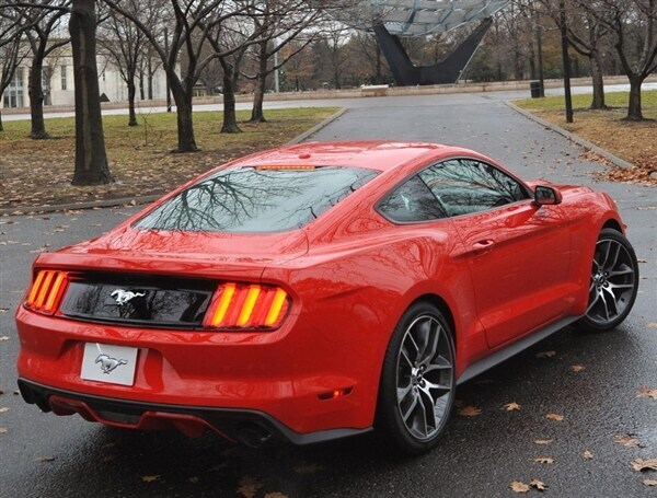 2015-ford-mustang-rear-static-600-001