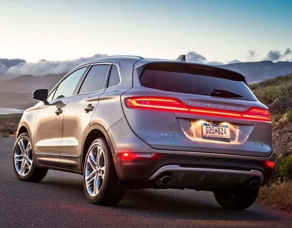 2015-lincoln-mkc-front-action2-600-001