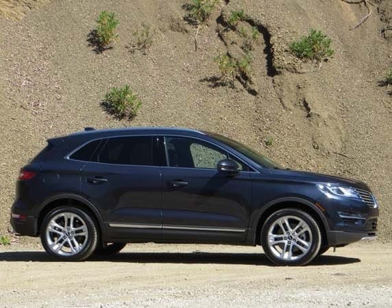 2015-lincoln-mkc-profile-static3-600-001