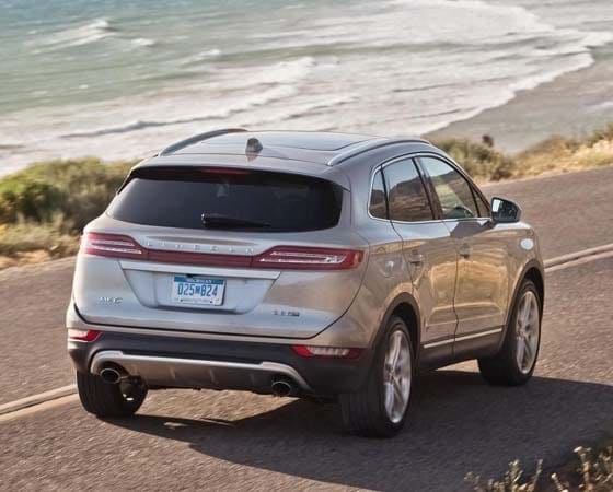2015-lincoln-mkc-rear-action2-600-001