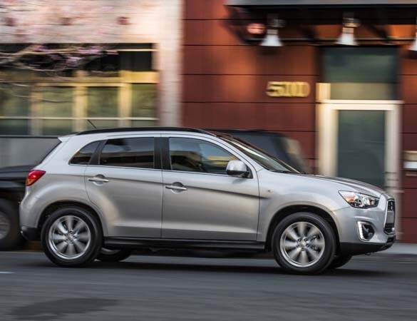 2015-mitsubishi-outlander-sport-action-pan2-600-001