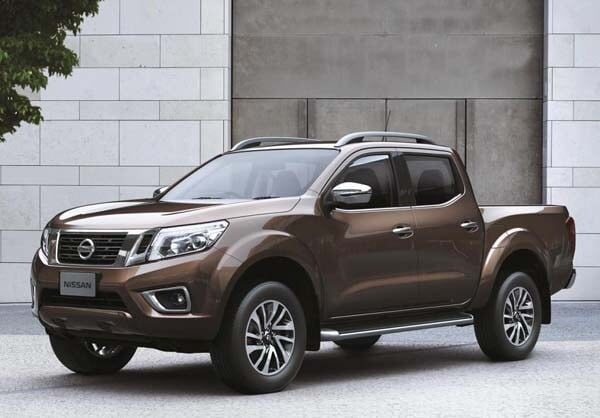 2015-nissan-np300-navara-pickup-front-static2-600-001