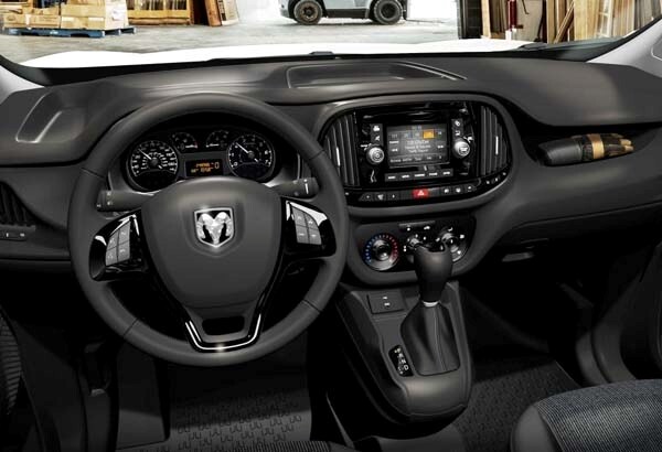 2015-ram-promaster-city-van-interior-dash1-600-001