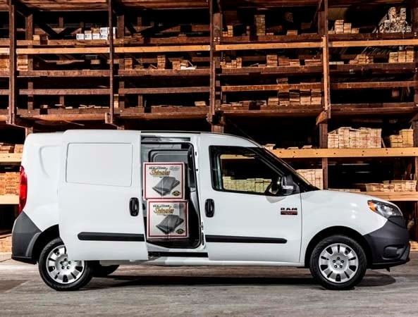 2015-ram-promaster-city-van-profile-doors-open-600-001