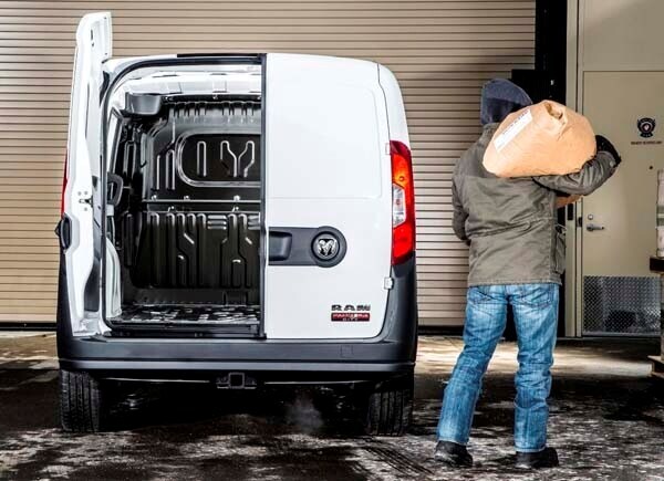 2015-ram-promaster-city-van-tail-on-static-door-open-600-001