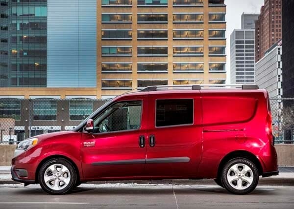 2015-ram-promaster-city-wagon-static-profile-600-001