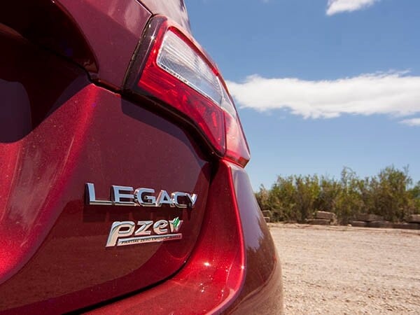 2015-subaru-legacy-exterior-03-600-001