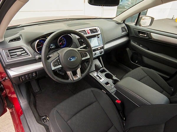 2015-subaru-legacy-interior-01-600-001