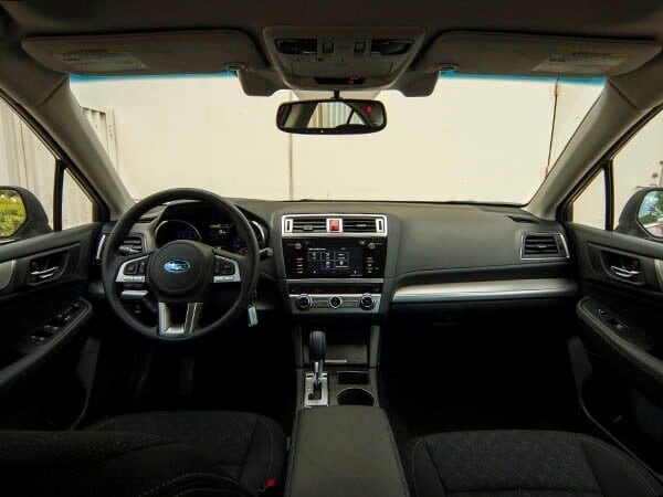 2015-subaru-legacy-interior-03-600-001