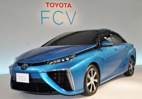 2016-toyota-fcv-front-static-600-001