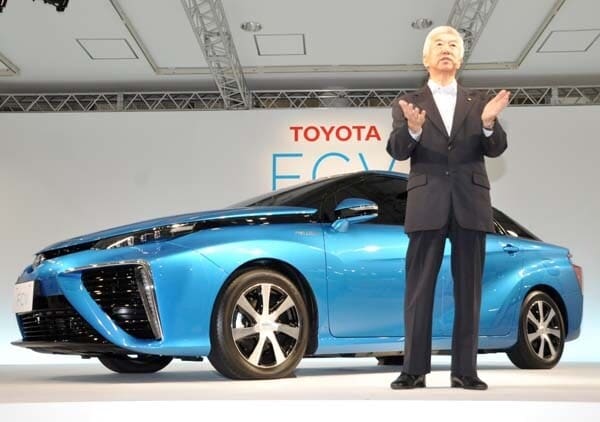 2016-toyota-fcv-front-static-exec-600-001