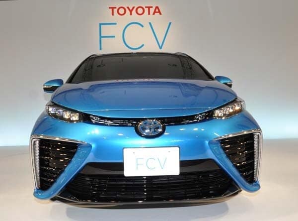 2016-toyota-fcv-nose-on-static-button-600-001