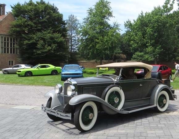 dodge-1927-senior-six-roadster-front-action-600-001