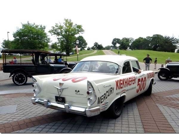 dodge-1956-kerkhoffer-nascar-replica-rear-action-600-001