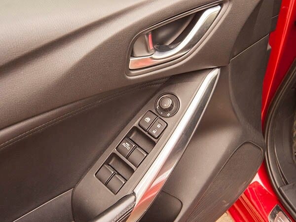 2014-mazda6-interior-02-600-001