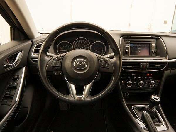 2014-mazda6-interior-04-600-001