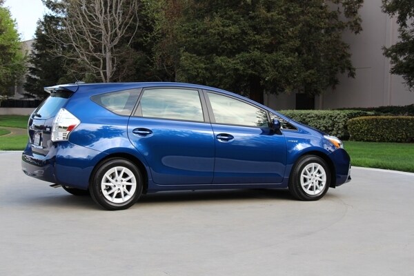2014-toyota-prius-v-600-001