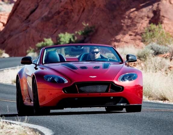 2015-aston-martin-v12-vantage-s-roadster-front-action2-600-001