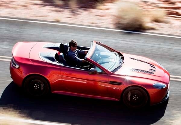 2015-aston-martin-v12-vantage-s-roadster-high-pan-action-600-001