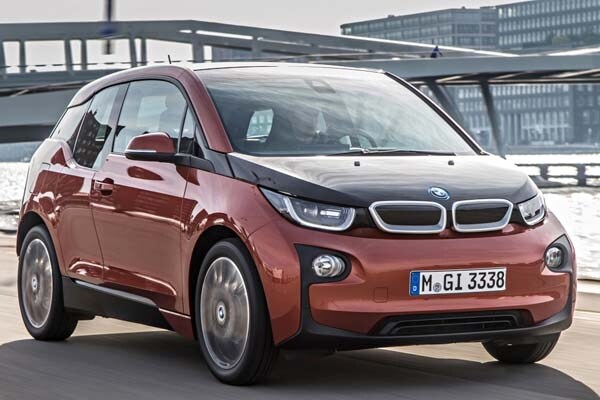 2015-bmw-i3-front-action1-600-001