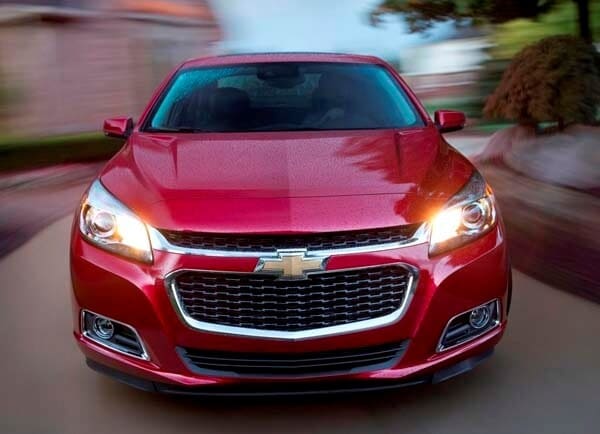 2015-chevrolet-malibu-front-heaad-on-action-600-001