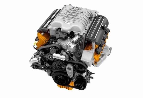 2015-dodge-challenger-srt-hellcat-engine-detail-600-001