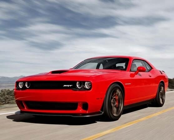 2015-dodge-charger-srt-front-action-600-001