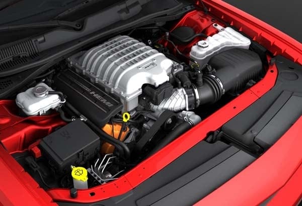 2015-dodge-charger-srt-hellcat-engine-detail-600-001