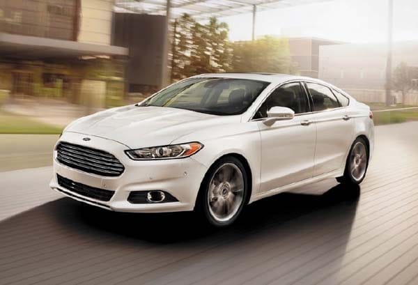 2015-ford-fusion-front-action2-600-001