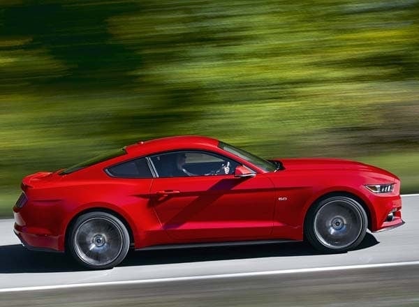 2015-ford-mustang-pan-action1-600-001