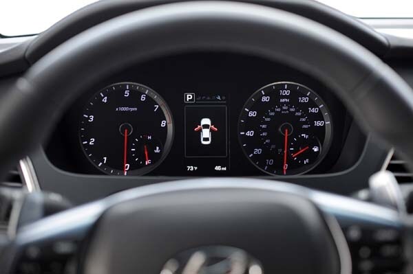 2015-hyundai-sonata-31-600-001
