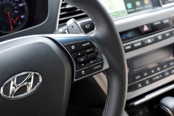 2015-hyundai-sonata-33-600-001