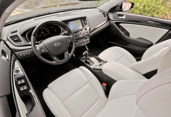 2015-kia-cadenza-interior-front2-600-001