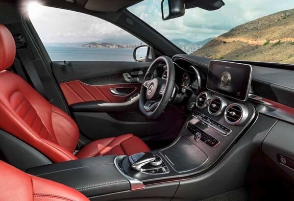 2015-mercedes-benz-c-class-sedan-interior-front-600-001