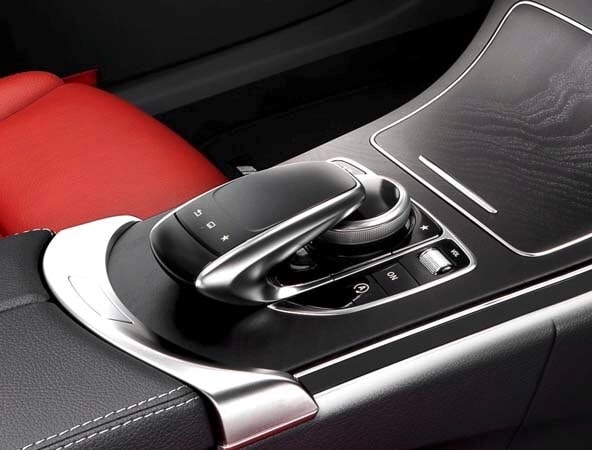 2015-mercedes-benz-c-class-sedan-interior-touchpad-detail-600-001