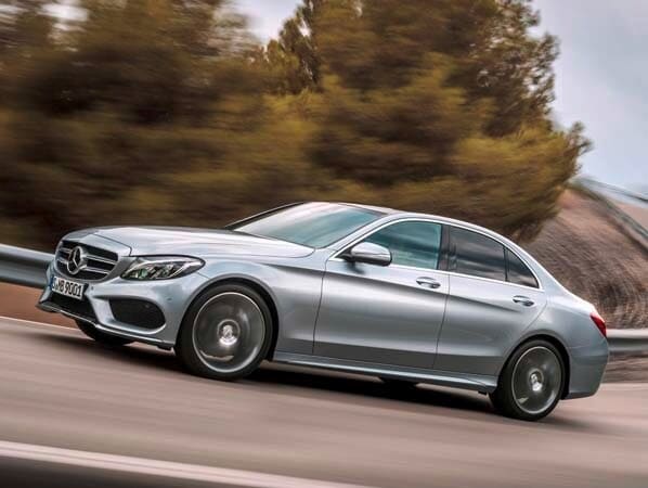 2015-mercedes-benz-c-class-sedan-pan-action-600-001