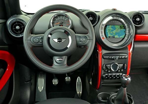 2015-mini-paceman-john-cooper-works-interior-dash1-600-001