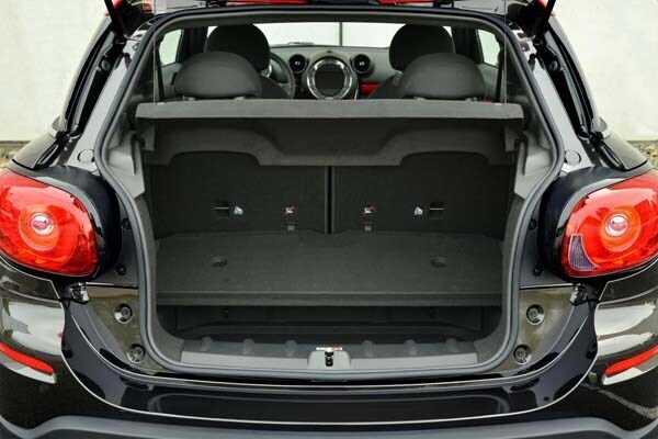 2015-mini-paceman-john-cooper-works-interior-rear-cargo-bay-600-001