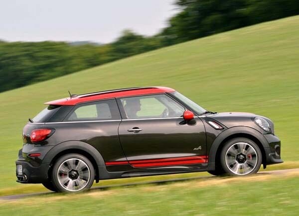 2015-mini-paceman-john-cooper-works-pan-action1-600-001