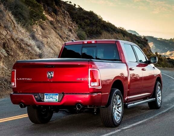 2015-ram-1500-rear-static-600-001