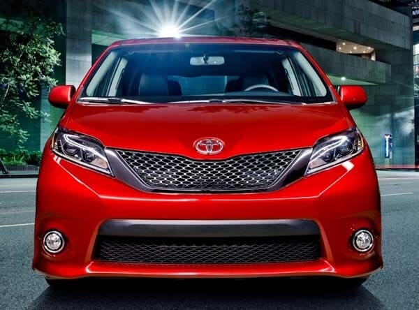 2015-toyota-sienna-head-on-static-600-001