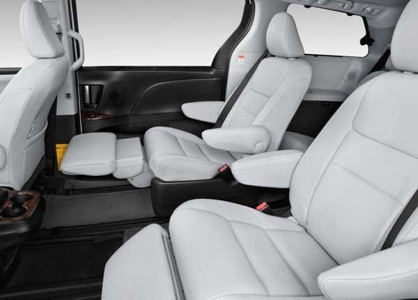 2015-toyota-sienna-interior-second-row-seats1-600-001