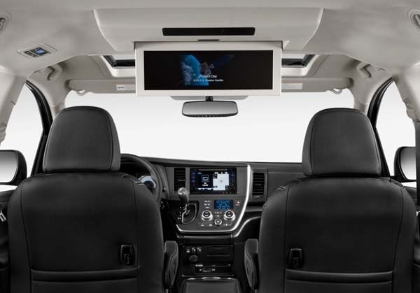 2015-toyota-sienna-rear-seat-video-screen-detail-600-001