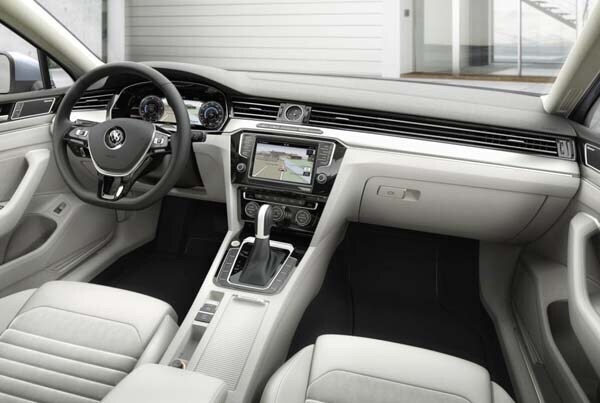 2015-volkswagen-euro-passat-interior-front3-600-001